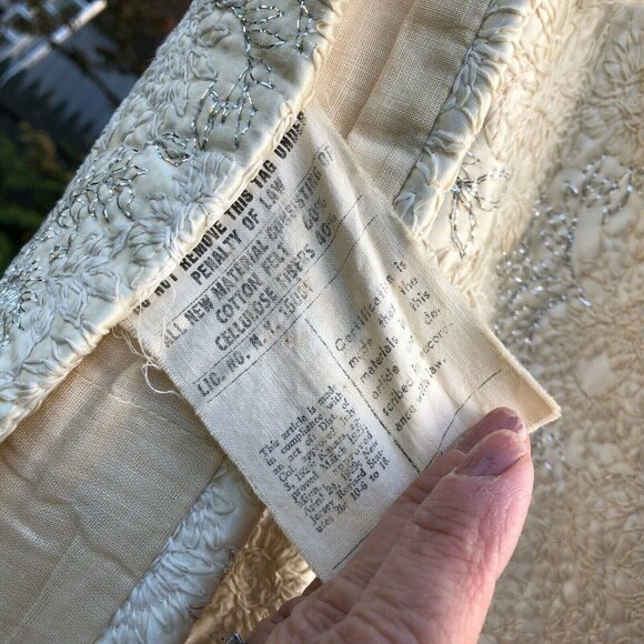 Vintage Satin Embroidered Bedspread Coverlet Ruffled Glam light Yellow Gold - Picture 5 of 12
